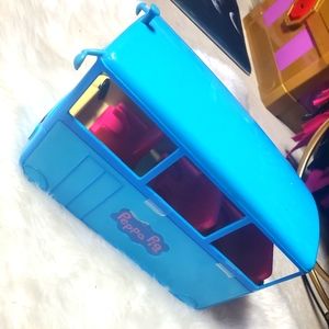 Peppa Pig schoolbus